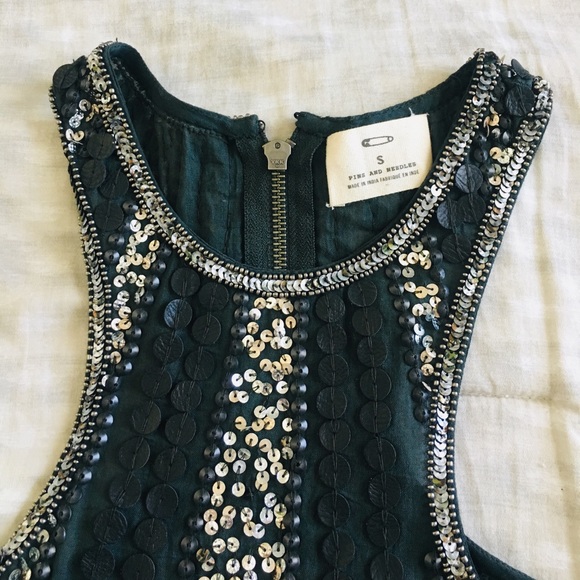 Embellished high neck tank top 🔮 - Picture 3 of 6